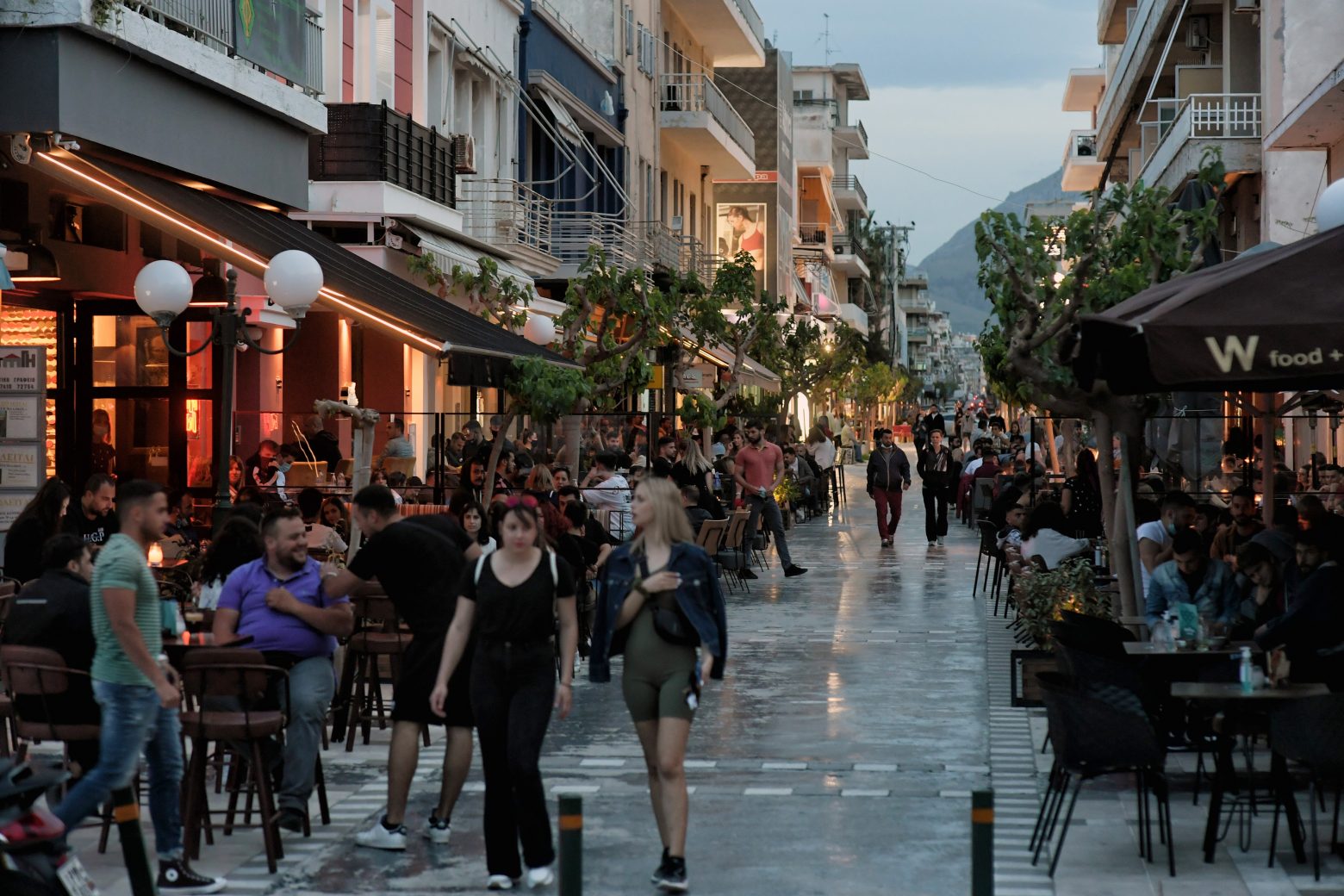 ΕΛΣΤΑΤ: Αύξηση διαθέσιμου εισοδήματος και κατανάλωσης το 4ο τρίμηνο του 2021