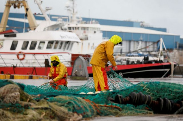 Βρετανία-Γαλλία – Εντείνεται ο «πόλεμος» για την αλιεία – «Πυροσβεστική» παρέμβαση Γερμανίας