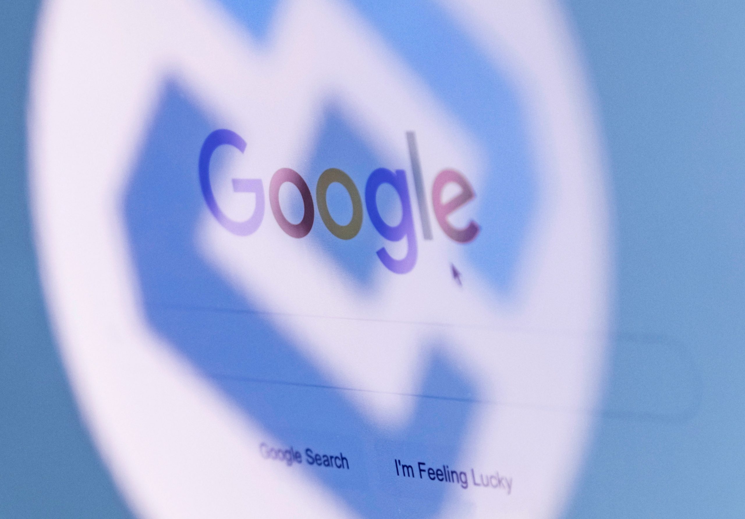 Ρωσία – Οι Αρχές θα «κόψουν» πρόστιμο 20% επί των κερδών στην Google
