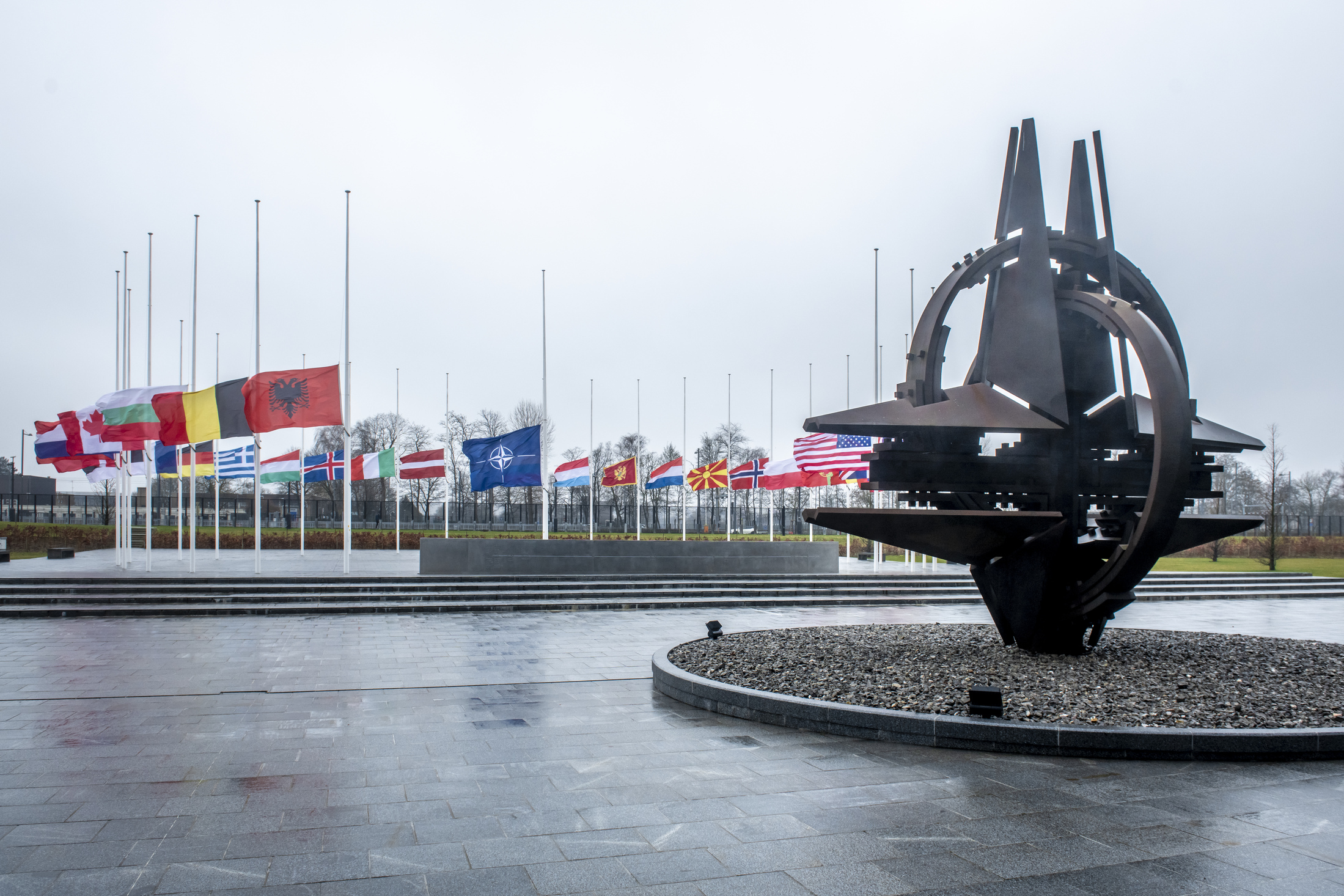ΝΑΤΟ για συμφωνία με Γαλλία – Εθνικό προνόμιο η απόκτηση στρατιωτικού εξοπλισμού