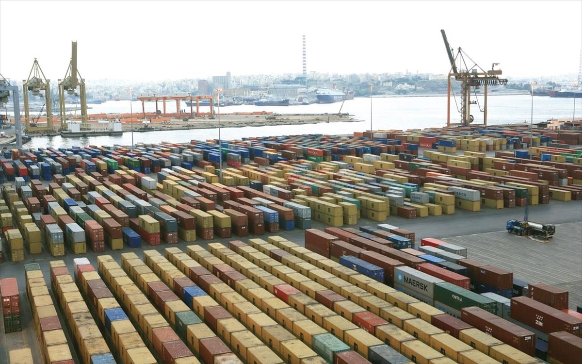 Νέα πτώση στη διακίνηση containers καταγράφεται στον Πειραιά