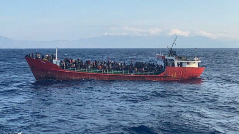 Small Turkish-flagged freighter loaded with hundreds would-be migrants detected east of Crete