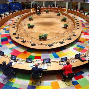 Πετρέλαιο: Η Αθήνα επιδοτεί το ντίζελ – Στο τραπέζι των «27» η μείωση φόρων