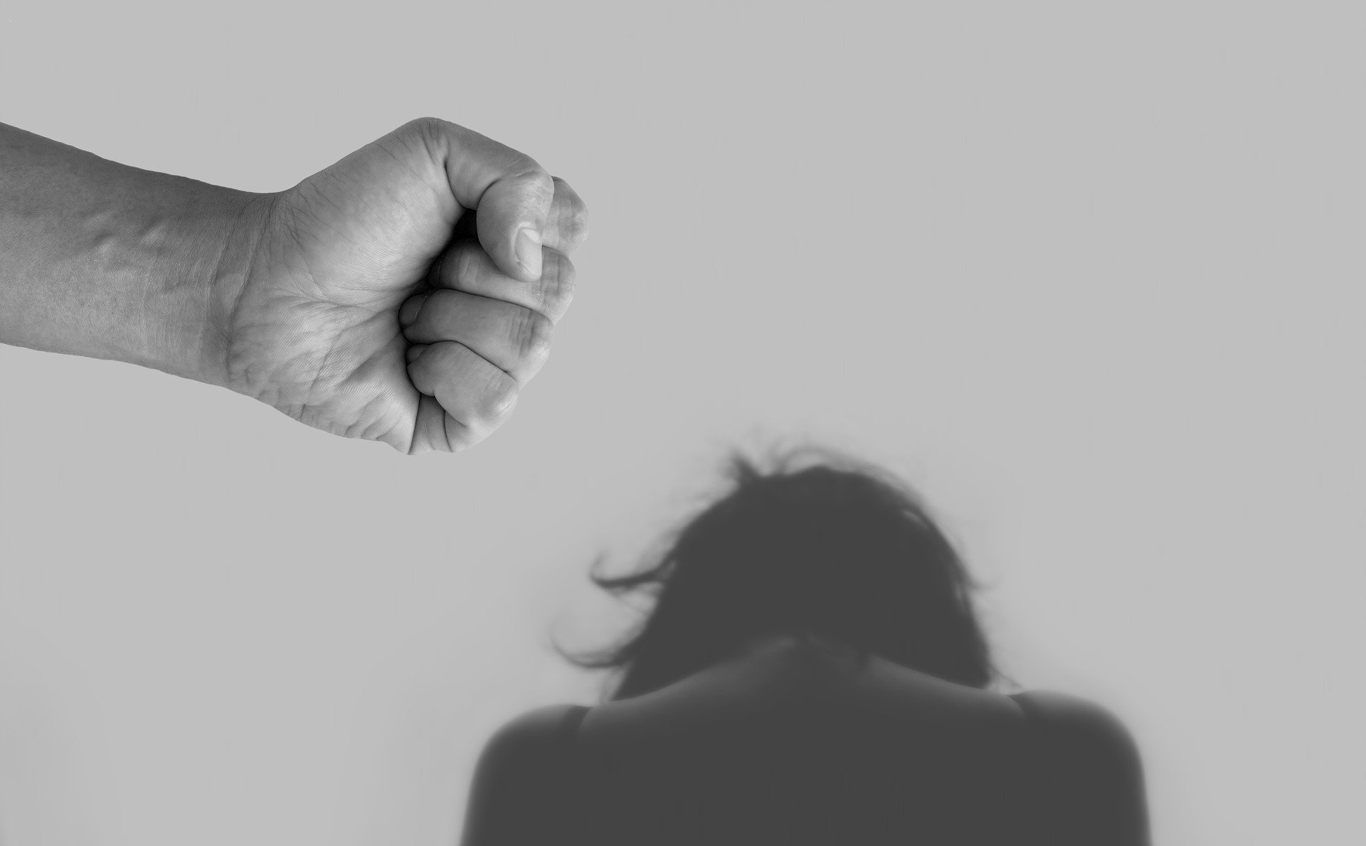 Πέντε μέτρα κατά της βίας και παρενόχλησης στην εργασία – Τι προβλέπει η ΚΥΑ
