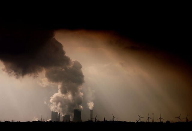 Το διοξείδιο «πνίγει» τον πλανήτη – Νέο ιστορικό ρεκόρ στην ατμόσφαιρα