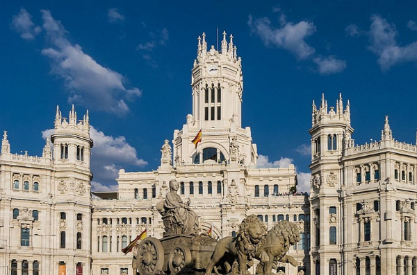 Ισπανία – Τα τουριστικά έσοδα ξεπέρασαν τις προβλέψεις