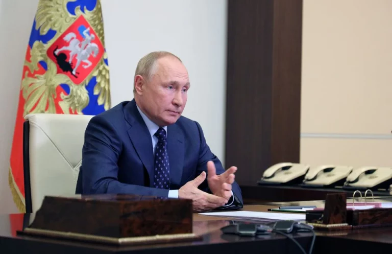 Πούτιν: «Διώχνει» τους ξένους επενδυτές από το αεροδρόμιο της Πετρούπολης