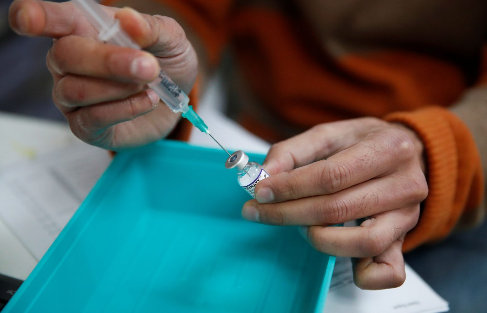 Κορωνοϊός – Πόσο διαρκεί η προστασία μετά τον εμβολιασμό με τη δεύτερη δόση – Ο ρόλος της ηλικίας