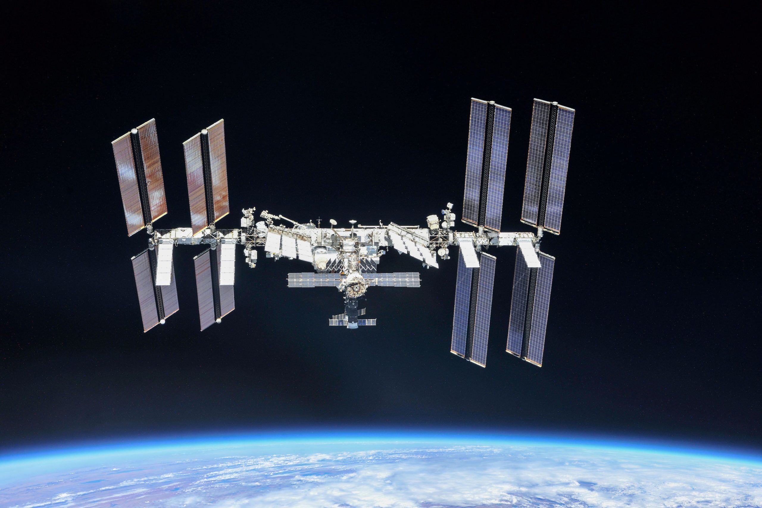 Αλλαγή τροχιάς του Διαστημικού Σταθμού λόγω διαστημικών… σκουπιδιών
