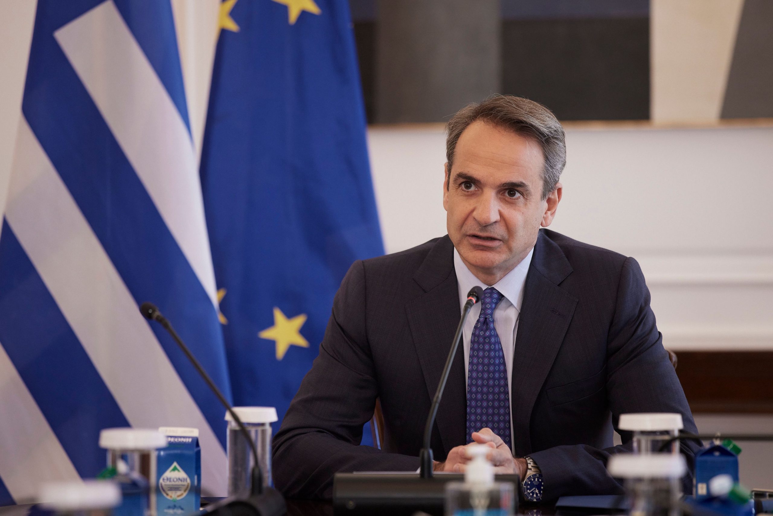 Mitsotakis speaks separately by phone with Blinken, Menendez on Mon