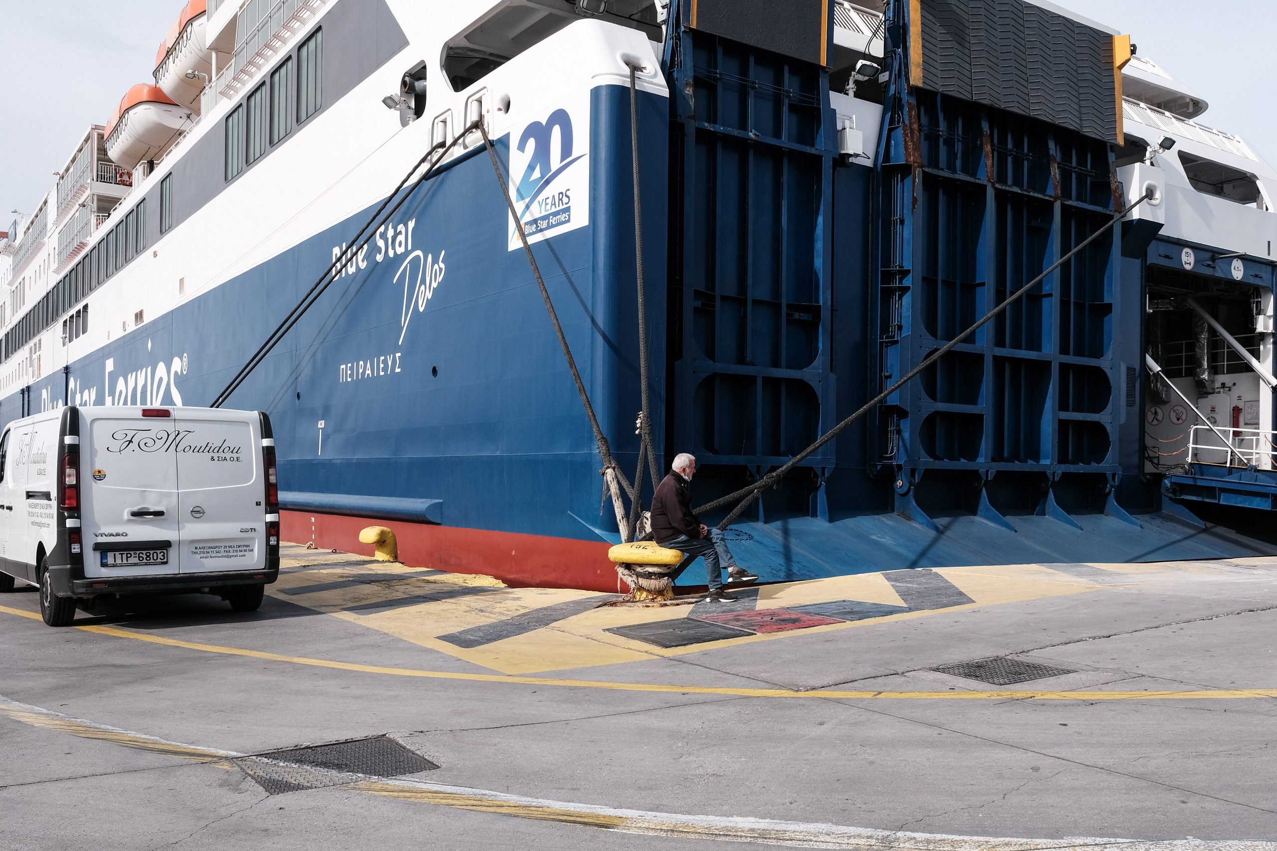 Υπουργείο Ναυτιλιας: Οδηγίες για την μεταφορά ηλεκτρικών αυτοκινήτων με τα ακτοπλοϊκά πλοία
