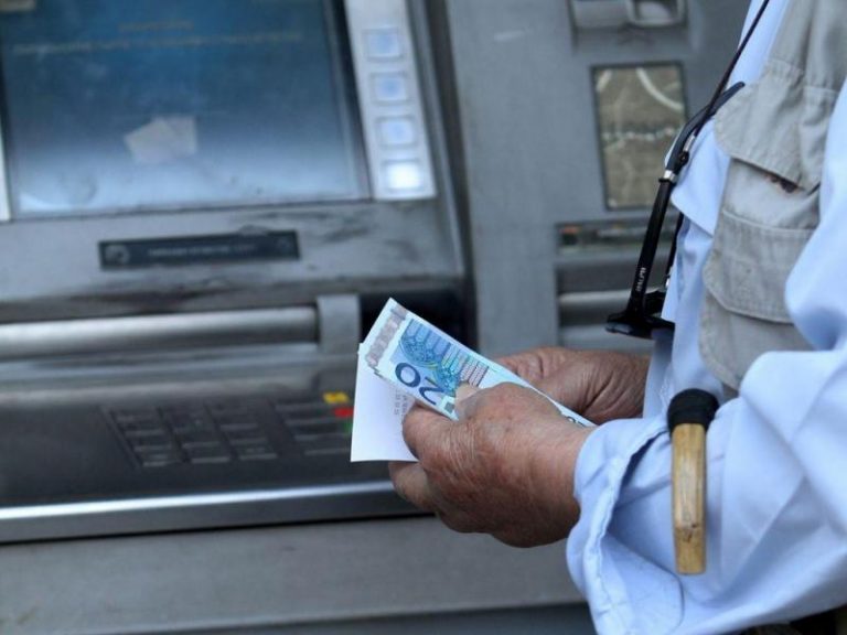 Συντάξεις: Ξεκινούν την Τρίτη οι πληρωμές