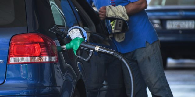 Γαλλία: Έκπτωση 0,15 σεντς στο λίτρο βενζίνης για όλους τους οδηγούς