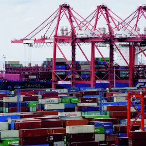 ΠΣΕ: Αυξήθηκαν οι εξαγωγές, εκτοξεύτηκαν εισαγωγές και εμπορικό έλλειμμα
