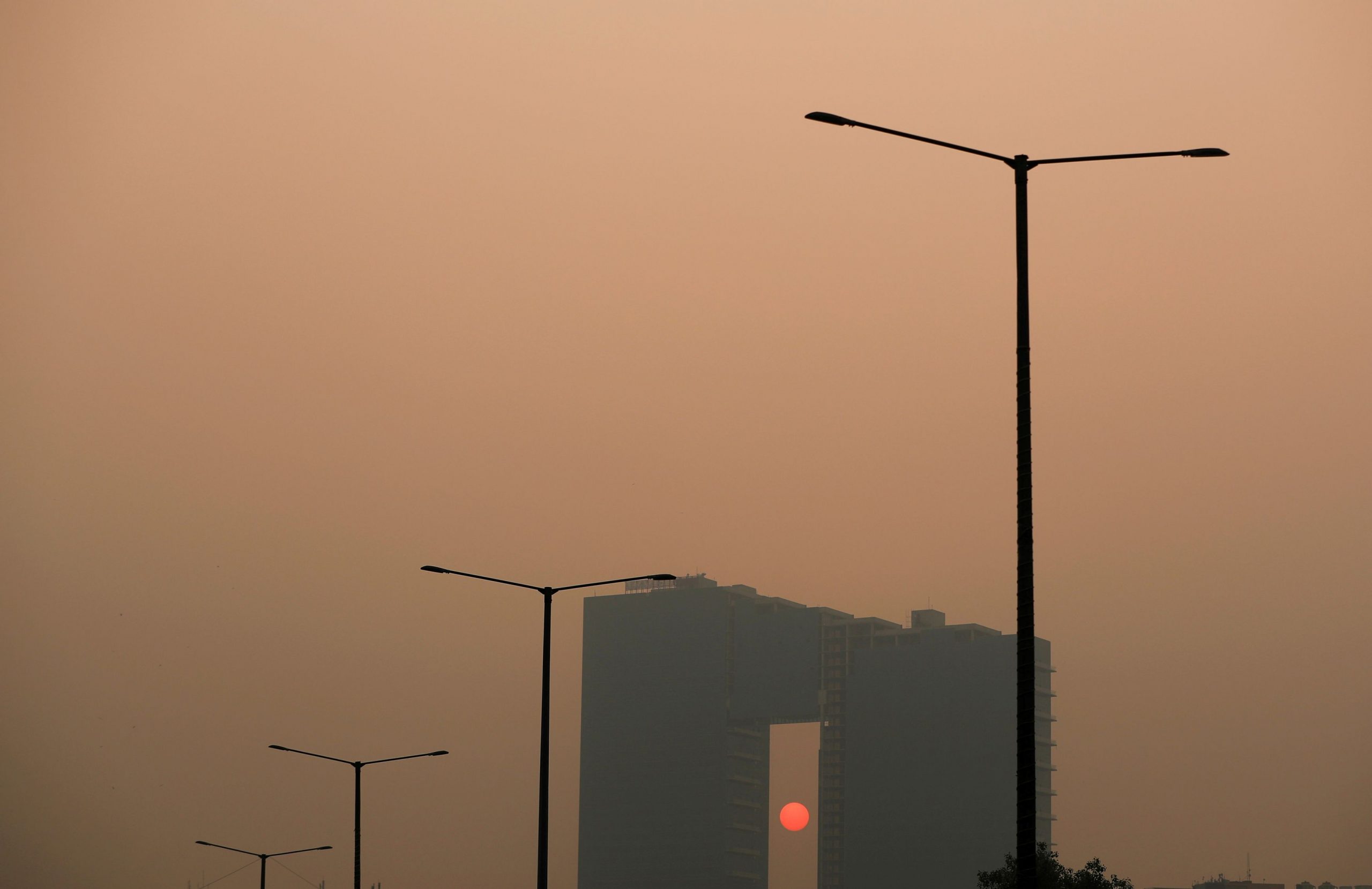 Ινδία – Πάνω από κάθε όριο η μόλυνση του αέρα – Αυξάνονται τα προβλήματα υγείας σε παιδιά
