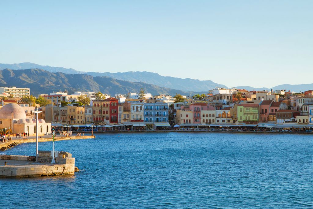 Κρήτη: Ζεσταίνει μηχανές ο τουρισμός