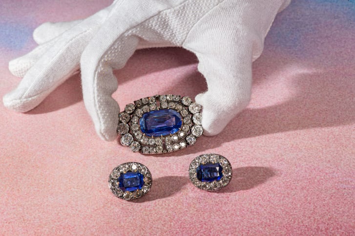 Sotheby’s – Πωλούνται βασιλικά κοσμήματα που βγήκαν… λαθραία από την επαναστατημένη Ρωσία του 1917
