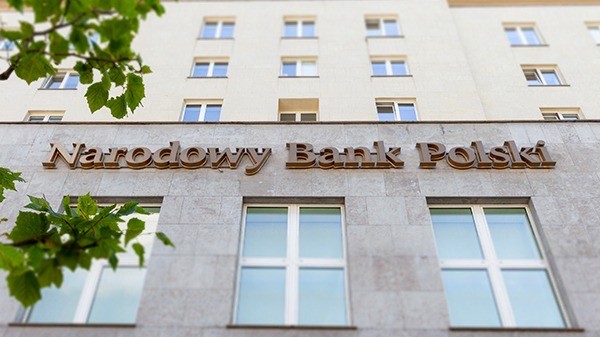 Πολωνία – Αύξηση επιτοκίων για να ανακοπεί ο πληθωρισμός