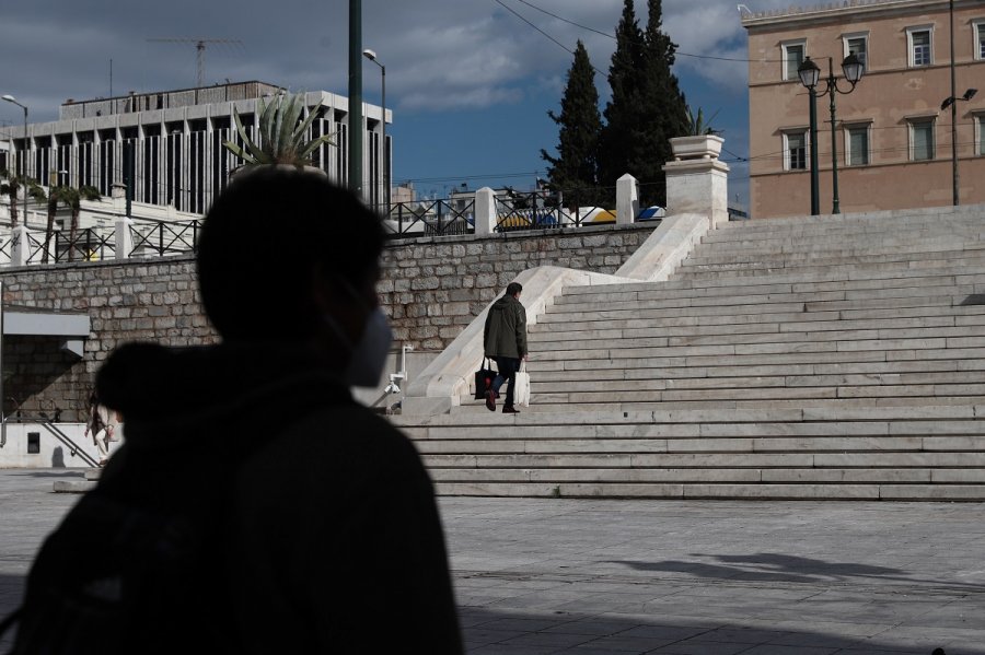 Οικονόμου – Δεν εξετάζεται το ενδεχόμενο επιβολής νέου lockdown