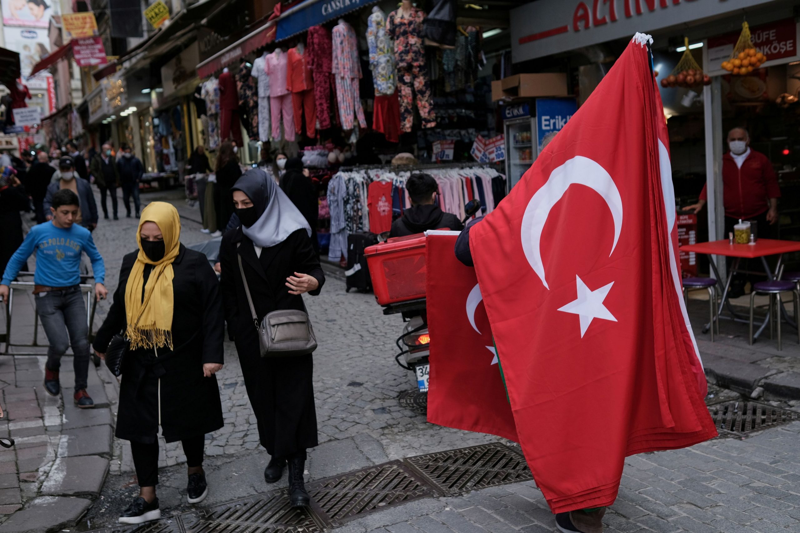 SZ – «Στην οικονομική άβυσσο» η Τουρκία
