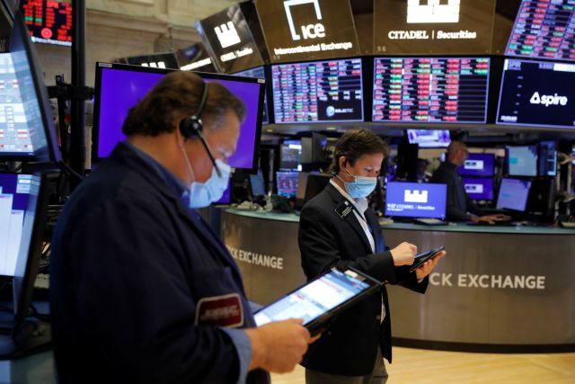 Η μετάλλαξη Όμικρον επαναφέρει το φόβο στη Wall Street