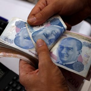Τουρκία: Βουτιά σε νέο ιστορικό χαμηλό για τη λίρα – Κέρδη στο χρηματιστήριο