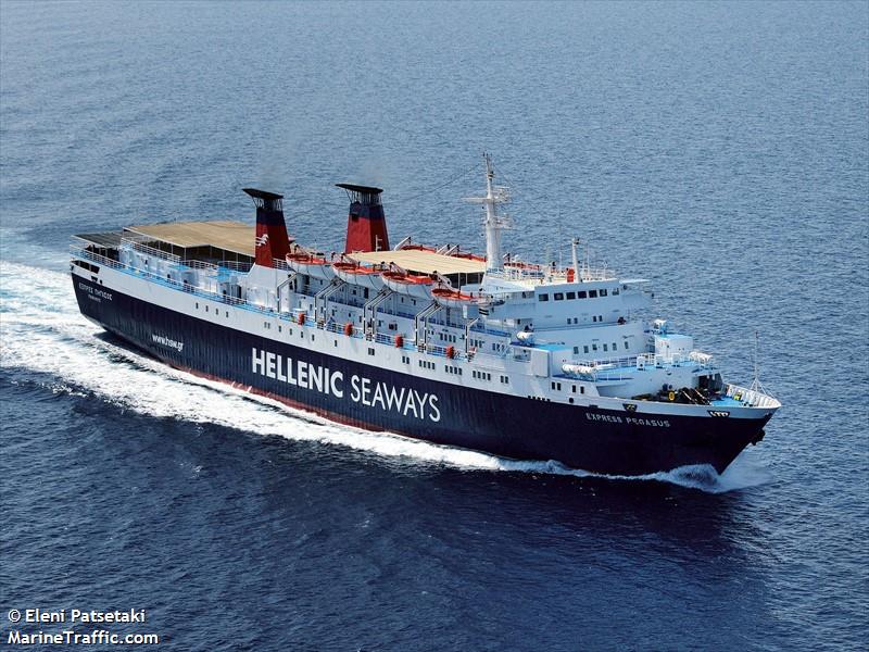 Attica – Πούλησε για ανακύκλωση το πλοίο Express Pegasus