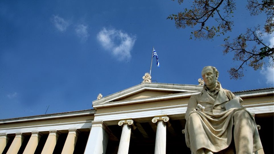 Τα ελληνικά ΑΕΙ… βγαίνουν στο εξωτερικό