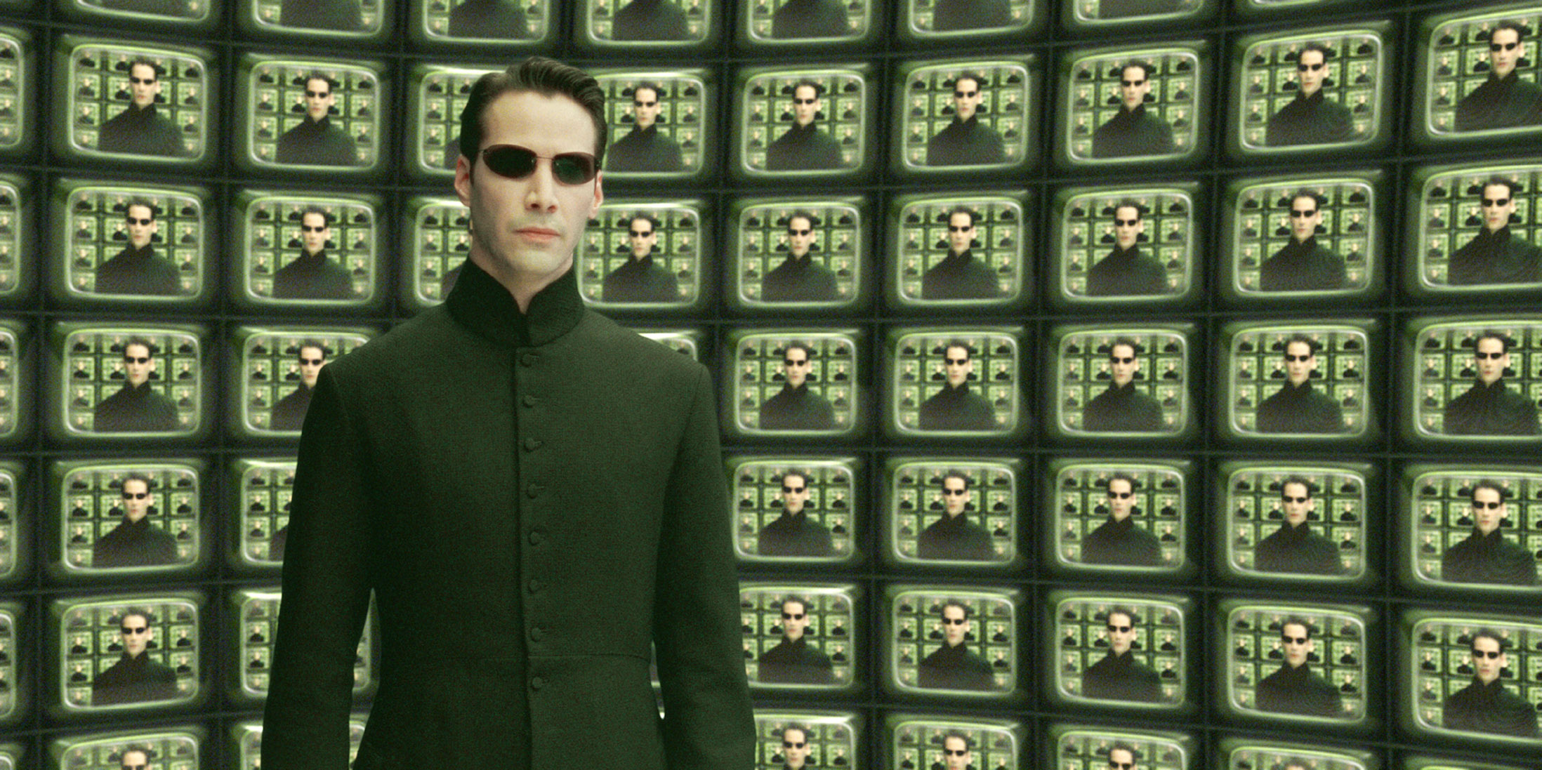 Η πραγματική κληρονομιά του Matrix – Από τα κόκκινα χάπια και τους incels στις θεωρίες συνωμοσίας και τα deepfakes