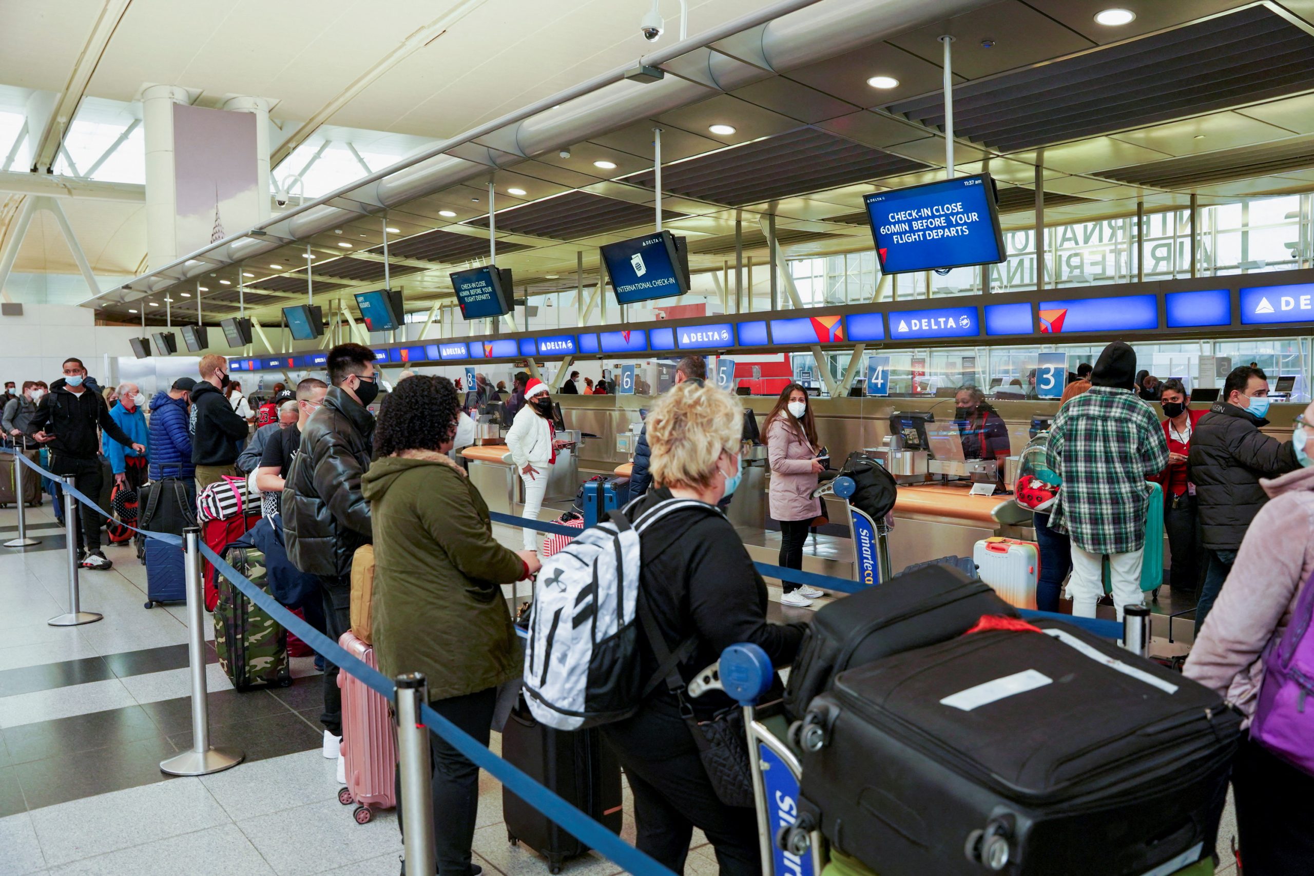 Αεροδρόμια – 6.300 πτήσεις ακυρώθηκαν σε όλο τον κόσμο το Σαββατοκύριακο των Χριστουγέννων