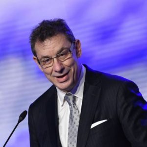 Pfizer: Χαμηλώνει τον πήχη των κερδών για το 2026