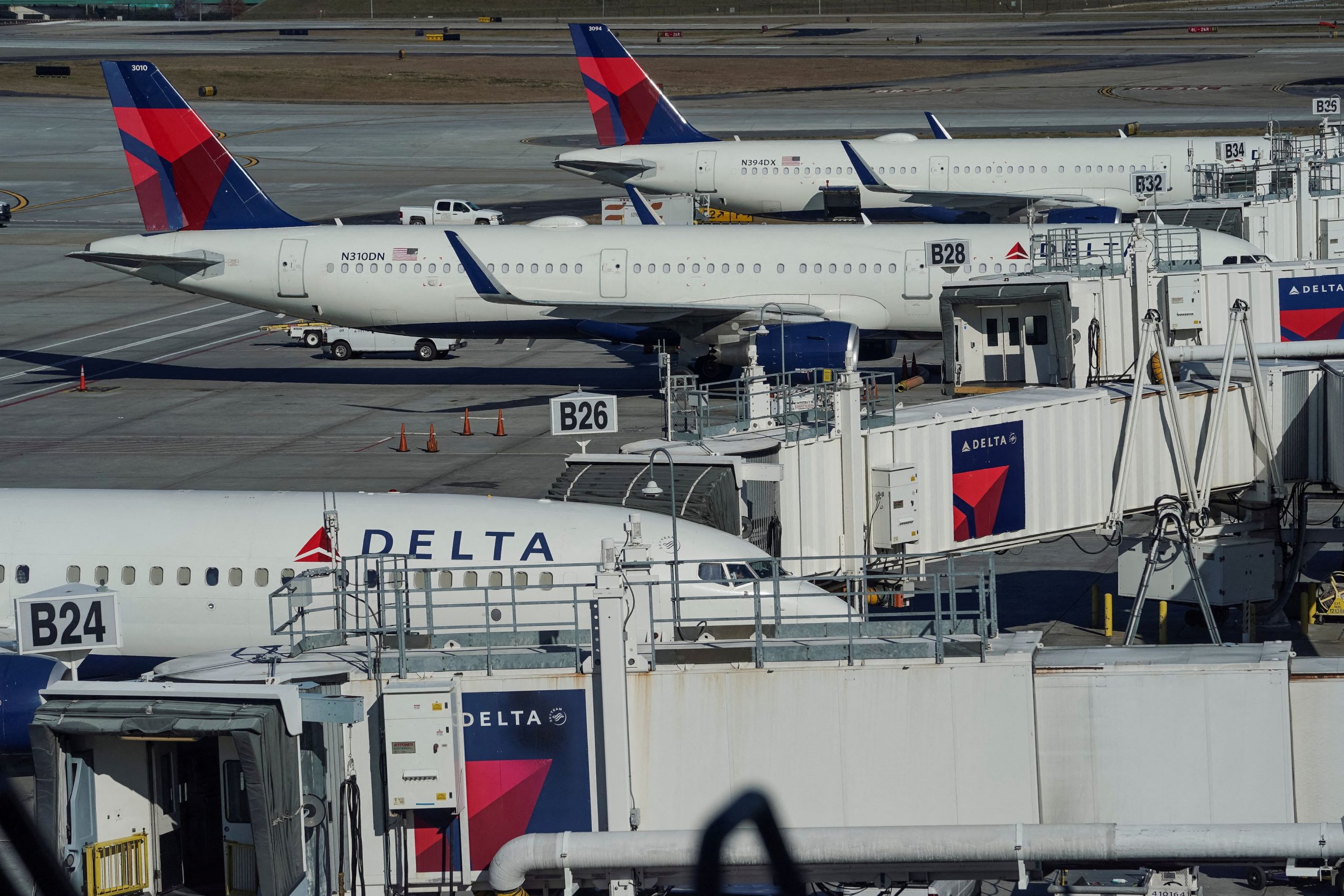ΗΠΑ – Delta και United ακύρωσαν πάνω από 200 πτήσεις – Η Όμικρον πλήττει τα πληρώματα