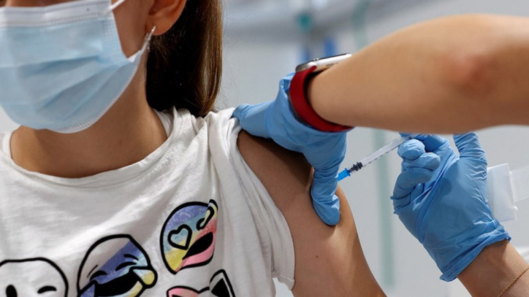 Μόσιαλος – Τι ισχύει για τον εμβολιασμό των παιδιών 5 έως 11 ετών