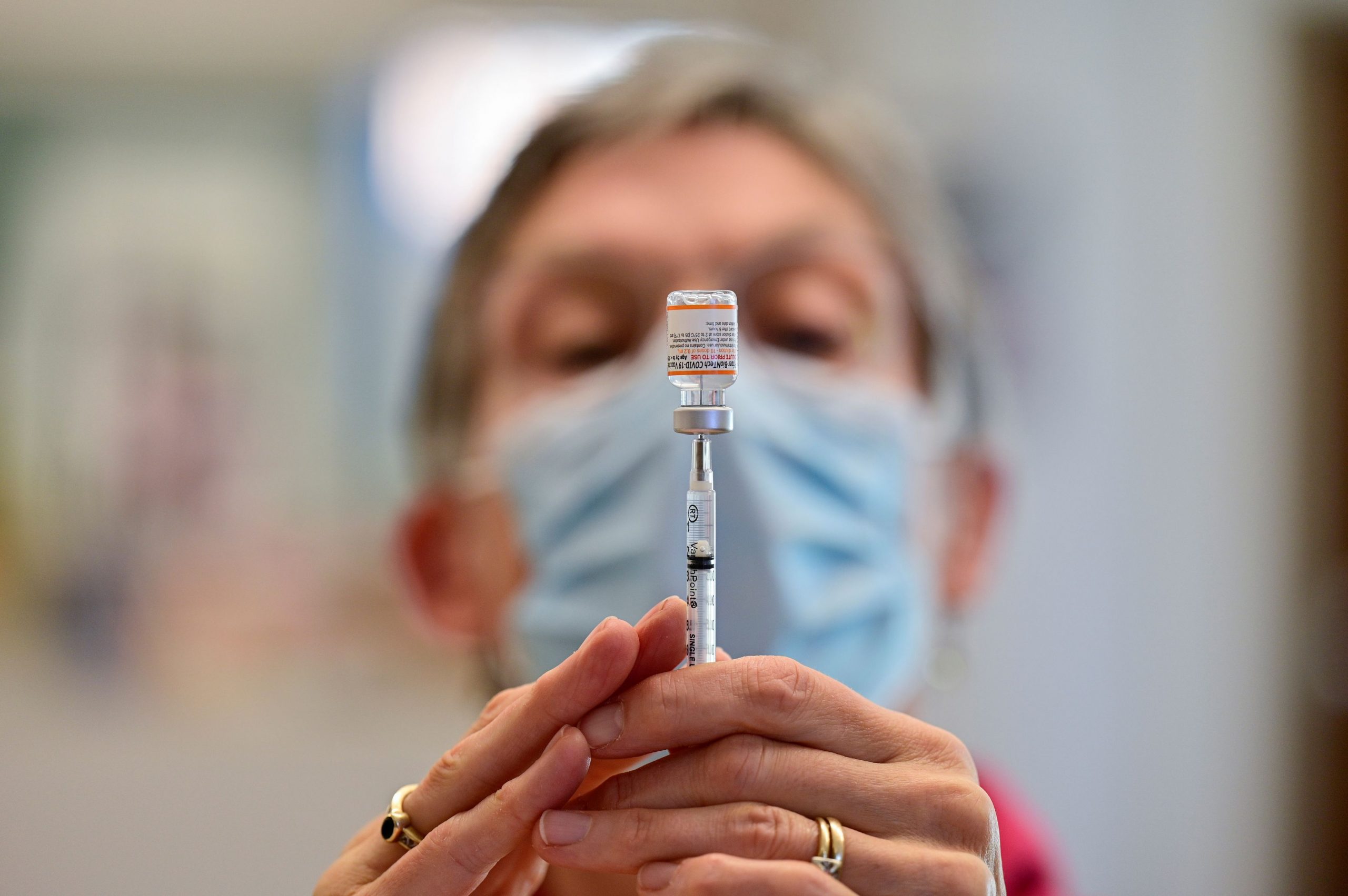 Κορωνοϊος – Καθηγητής στο Johns Hopkins – Ίσως χρειαστεί να εμβολιαζόμαστε για 5 ακόμα χρόνια