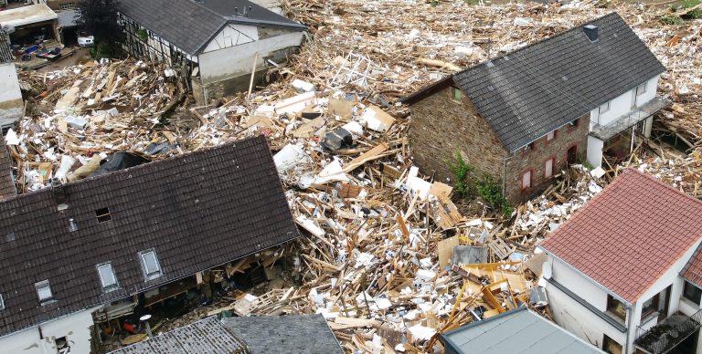 Φυσικές καταστροφές – Στα 105 δισ. δολάρια ο «λογαριασμός» για τις ασφαλιστικές εταιρείες