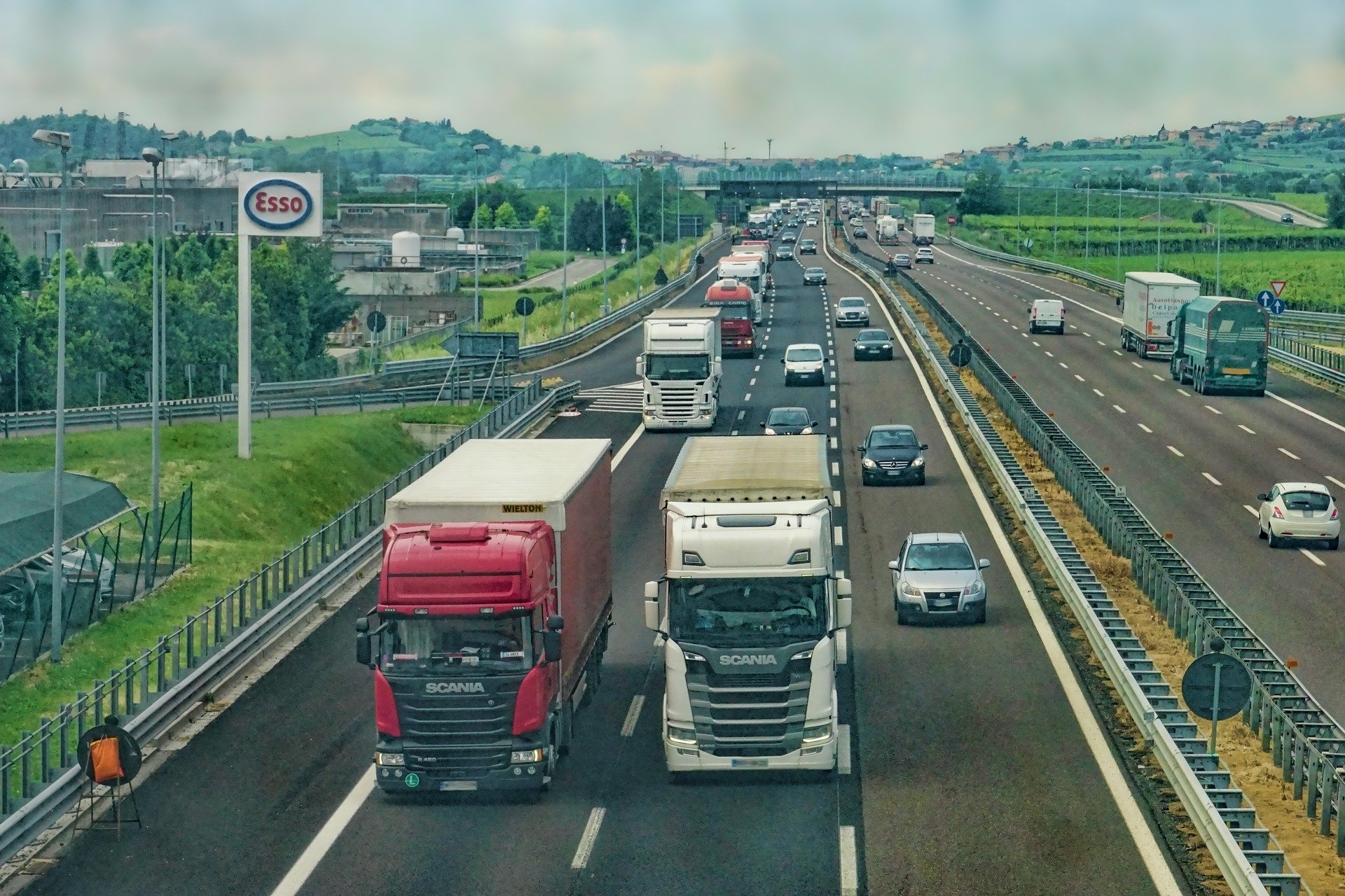 Οδική μεταφορά εμπορευμάτων – Το ένα πέμπτο των χιλιομέτρων με… άδεια οχήματα