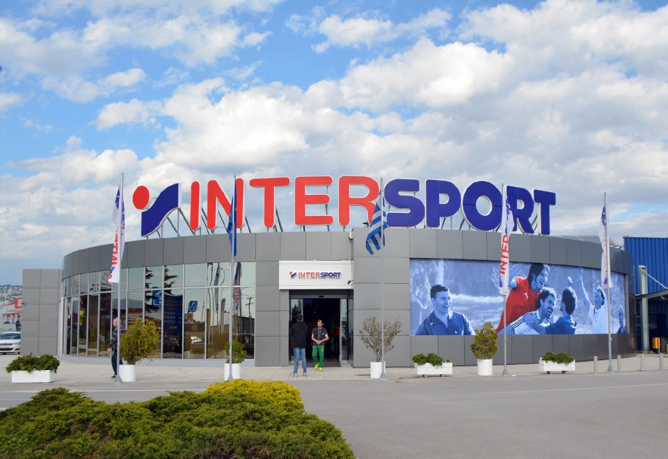 Intersport – Η κρίση στην εφοδιαστική αλυσίδα έφερε ελλείψεις και ανατιμήσεις
