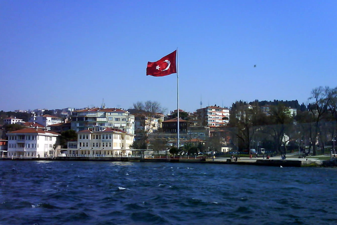 Τουρκία – Η φτηνή λίρα φέρνει ρεκόρ ξένων αγοραστών στα ακίνητα