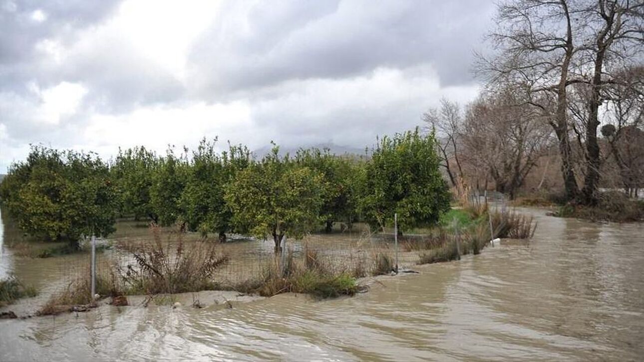 Αγρίνιο – Εκκενώνεται οικισμός λόγω της κακοκαιρίας