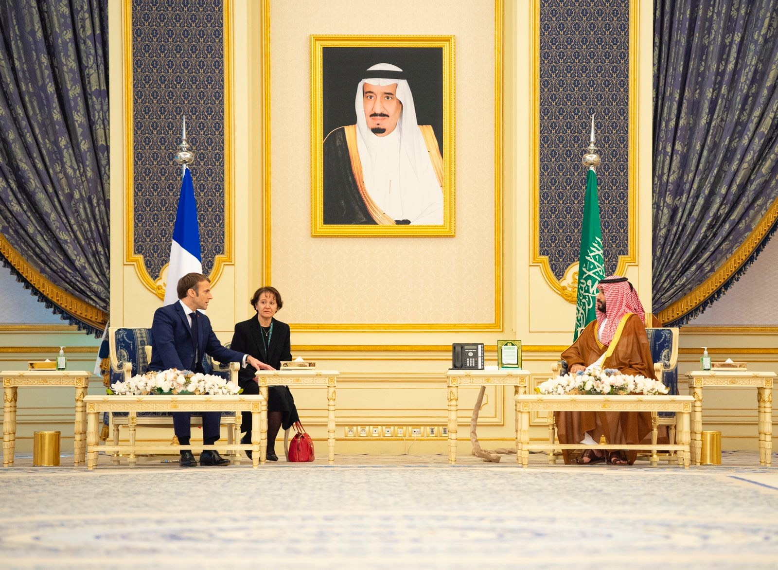 Μακρόν – Ανακοίνωσε πρωτοβουλία επίλυσης της κρίσης Σαουδικής Αραβίας-Λιβάνου