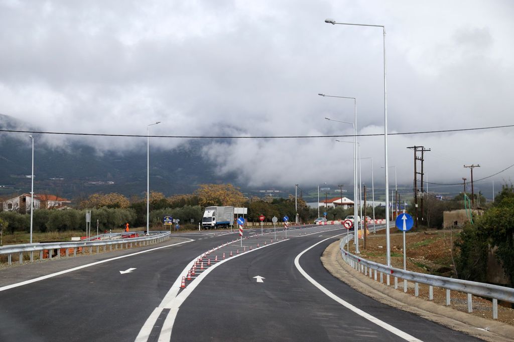 Σε ποιους «κλήρωσαν» τα 3 οδικά έργα των 748 εκατ. ευρώ