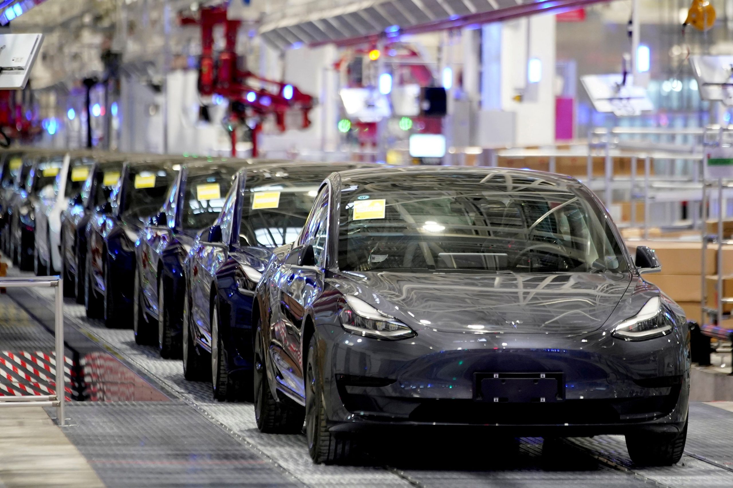 Κίνα – Πόσα ηλεκτρικά οχήματα πούλησαν Tesla, Xpeng και VW τον Νοέμβριο