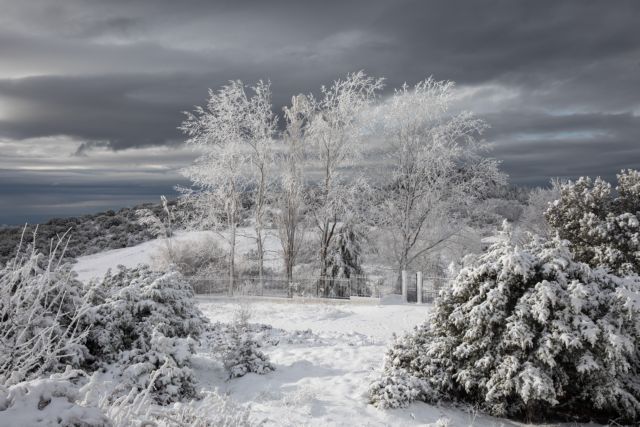 Καιρός – Πτώση της θερμοκρασίας, καταιγίδες και χιόνια στα ορεινά