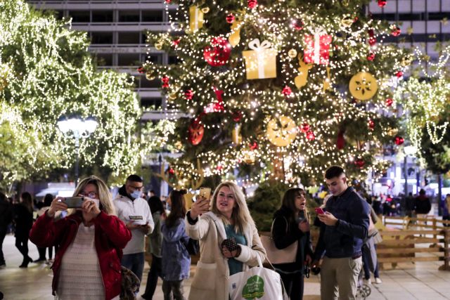 Ανοιχτά τα καταστήματα σήμερα – Πώς θα λειτουργήσουν Χριστούγεννα και Πρωτοχρονιά