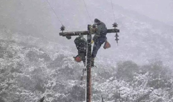 «Πολεμικές» προετοιμασίες μετά τον χιονιά