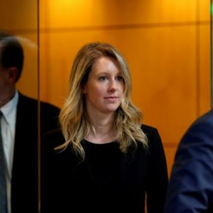 Σκάνδαλο Theranos: Στη φυλακή οδηγείται η Ελίζαμπεθ Χολμς