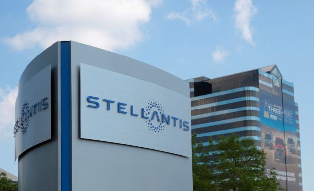 Stellantis – Έξυπνα αυτοκίνητα και ηλεκτρικά φορτηγά θα δημιουργήσει σε συνεργασία με την Amazon