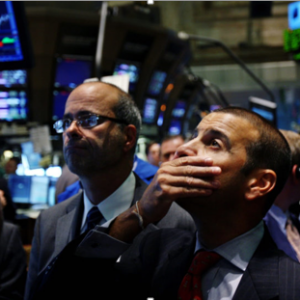 Credit Suisse: Οι επενδυτές πωλούν μαζικά μετοχές και ομόλογα μετά τη συμφωνία με τη UBS