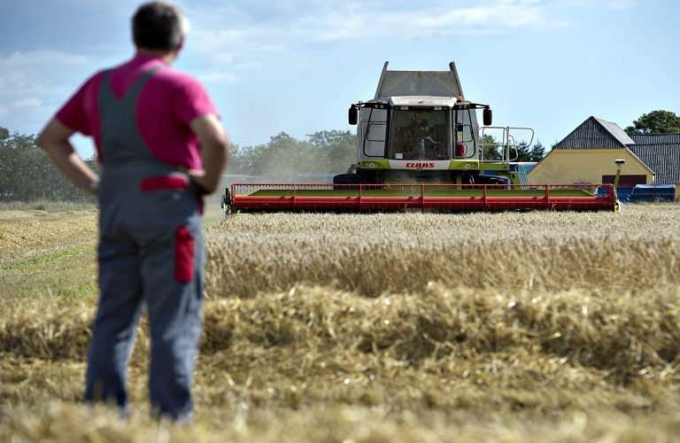 Κομισιόν: Μέτρα για τη στήριξη των αγροτών και καταναλωτών λόγω Ουκρανίας