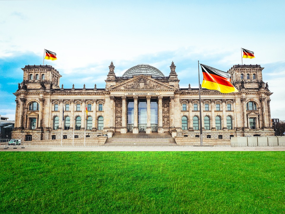 Γερμανία: Ρεκόρ 25ετίας στη μηνιαία άνοδο των ομολόγων